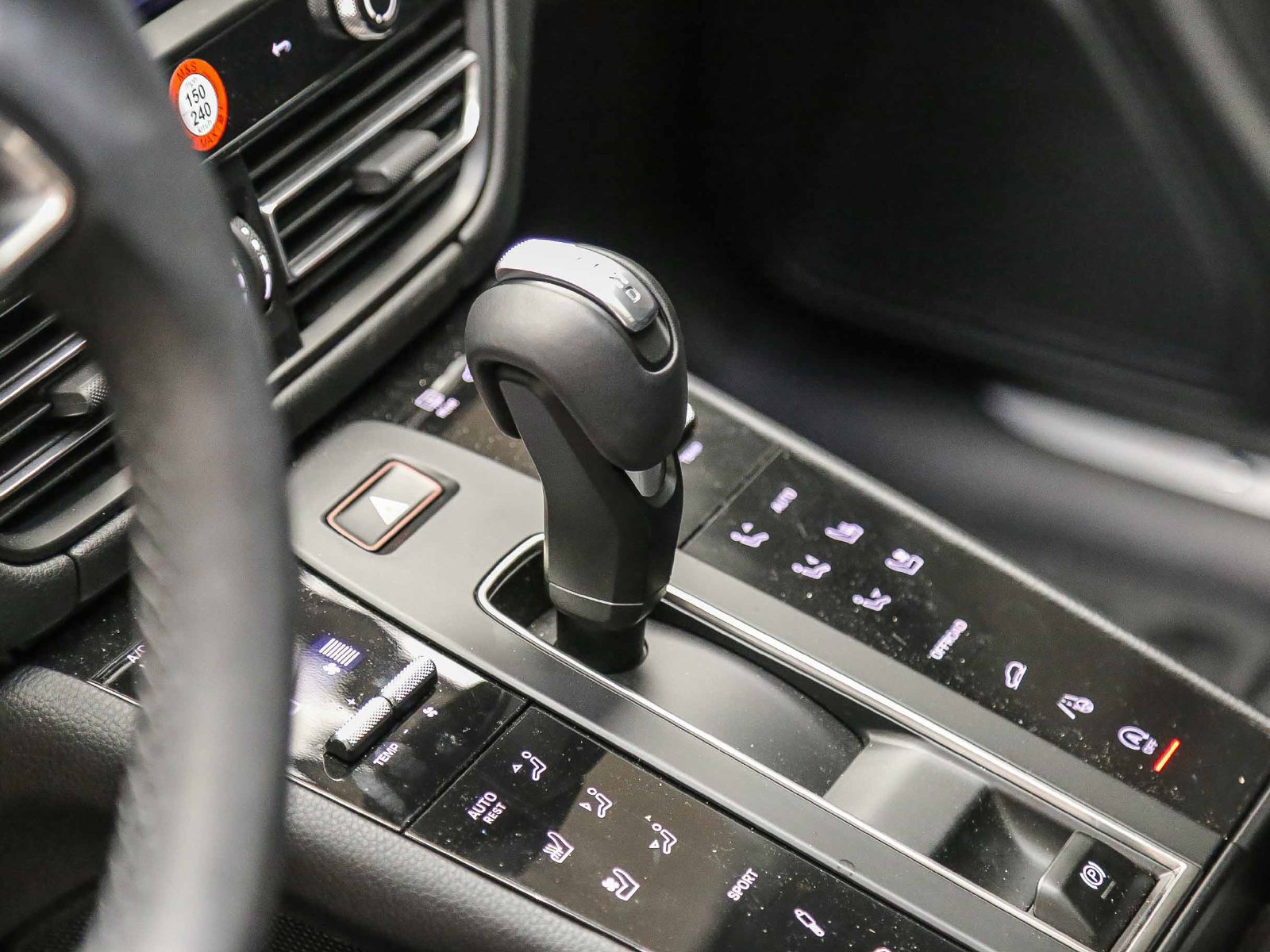 Certified 2025 Porsche Macan S AWD/4WD image 24