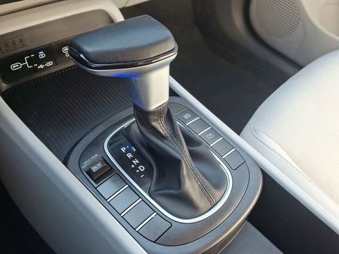 Used 2025 Hyundai Kona SEL image 18