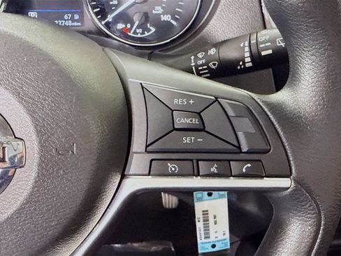 Used 2020 Nissan Rogue Sport S image 15