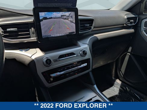 Certified 2022 Ford Explorer XLT w/ Equipment Group 202A RWD image 32