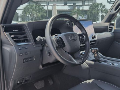 Certified 2025 Lexus GX 550 w/ Accessory Package (2T) AWD/4WD image 12