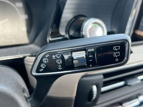 Used 2021 Lincoln Corsair AWD w/ Premium Package image 25