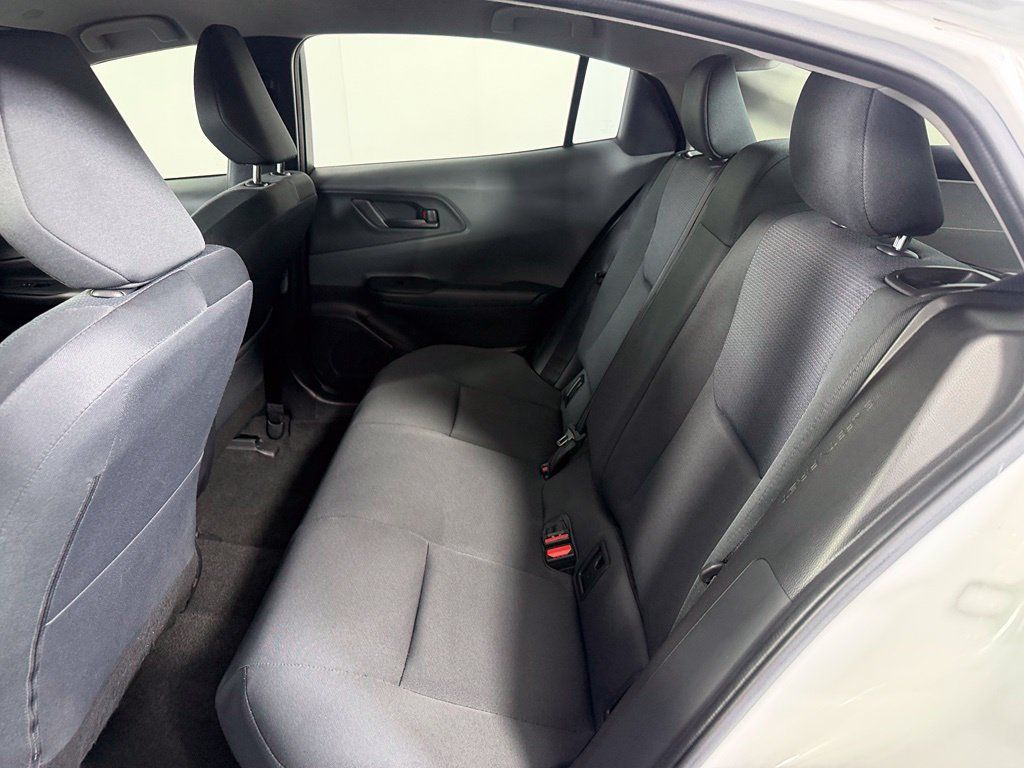Used 2025 Toyota Prius LE FWD image 16
