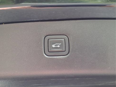 Used 2024 Chevrolet Blazer LT w/ LPO, Black Grille Bar Package FWD image 32