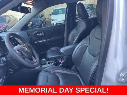 Used 2021 Jeep Cherokee Limited w/ Trailer Tow Group AWD/4WD image 8