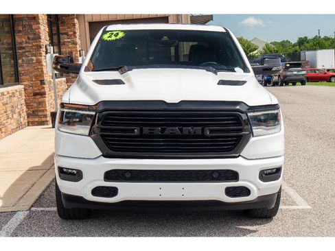 Used 2024 RAM 1500 Laramie AWD/4WD image 8