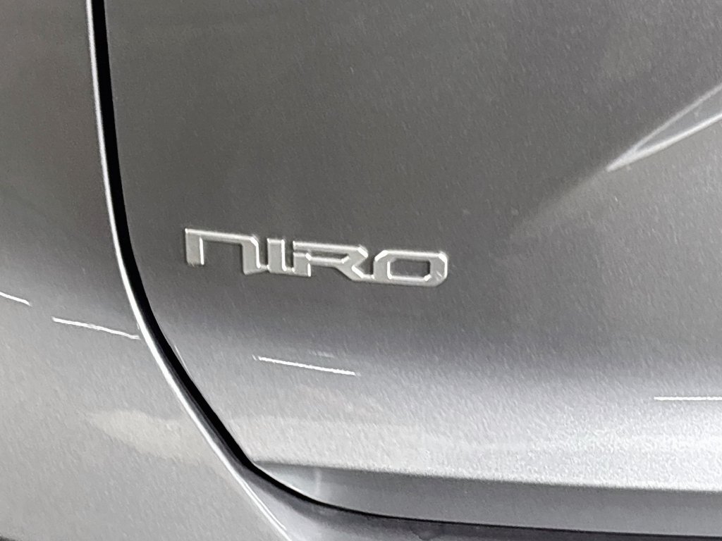 Used 2024 Kia Niro EX FWD image 24