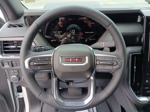 New 2026 GMC Yukon Elevation image 16