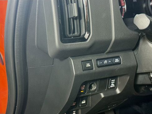 Used 2025 Nissan Frontier PRO-4X w/ Pro Premium Package image 10