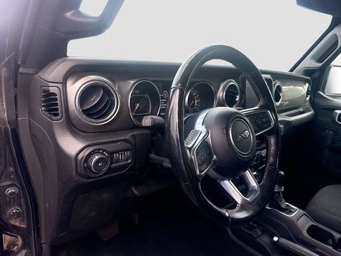 Used 2022 Jeep Wrangler Unlimited Sahara w/ Cold Weather Group AWD/4WD image 10