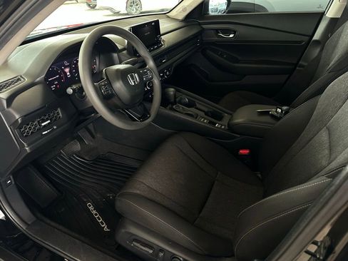 Used 2025 Honda Accord SE image 10