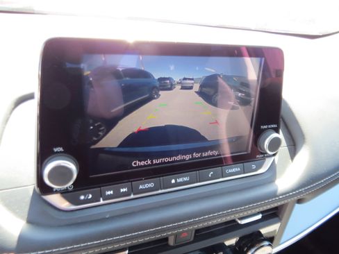 Used 2023 Nissan Rogue SV FWD image 22