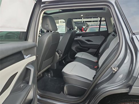 New 2026 Volkswagen Tiguan SE image 25