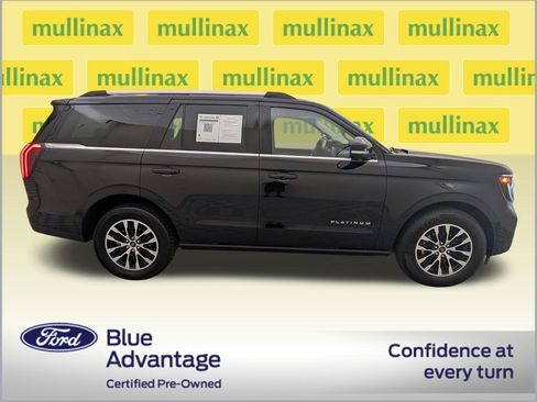Certified 2025 Ford Expedition Platinum AWD/4WD image 2