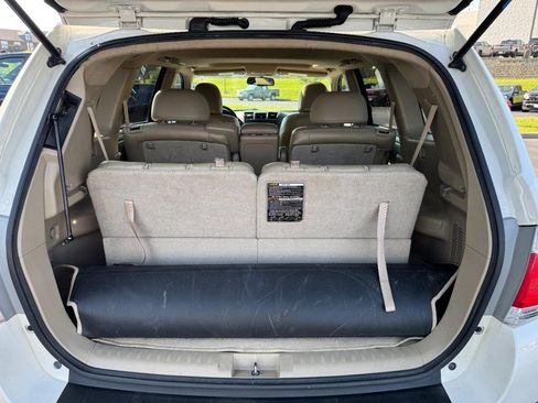 Used 2011 Toyota Highlander SE w/ Tow Pkg AWD/4WD image 6