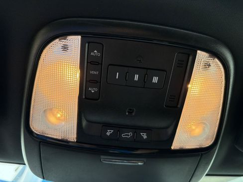 Used 2021 Dodge Durango R/T w/ Blacktop Package AWD/4WD image 28