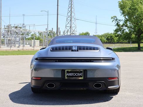 Certified 2025 Porsche 911 Carrera RWD image 9