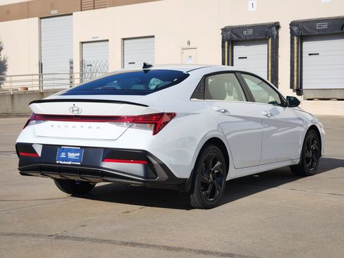 New 2026 Hyundai Elantra SEL Sport FWD image 4