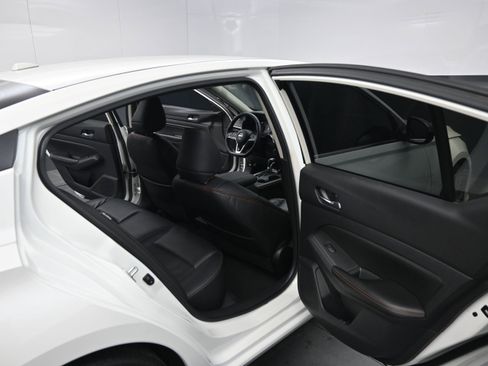 Used 2021 Nissan Altima 2.5 SR w/ SR Premium Package FWD image 19