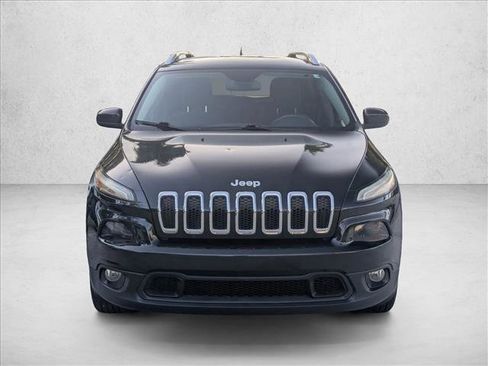 Used 2016 Jeep Cherokee Latitude image 2