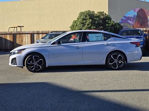 New 2025 Nissan Altima 2.5 SR w/ SR Premium Package image 29