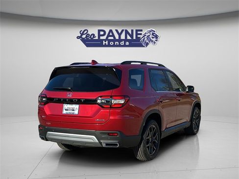 New 2025 Honda Pilot Touring image 5