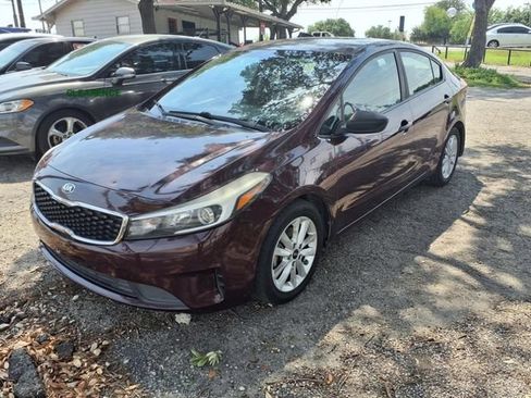 Used 2017 Kia Forte LX w/ LX Popular Package FWD image 2