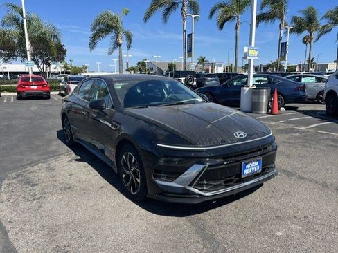 Used 2024 Hyundai Sonata SEL FWD image 3