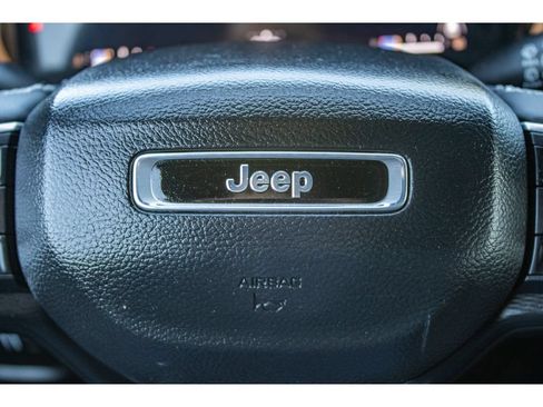 Used 2023 Jeep Grand Cherokee L Laredo AWD/4WD image 41