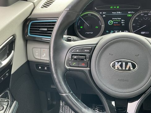 Used 2019 Kia Niro EX Premium w/ Sunroof Package image 38