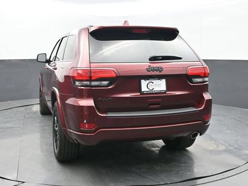Used 2020 Jeep Grand Cherokee Altitude AWD/4WD image 4