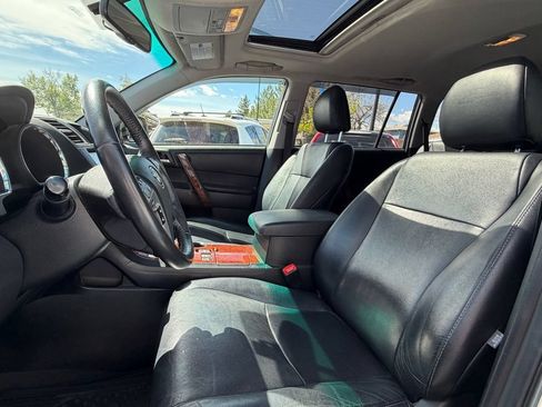 Used 2013 Toyota Highlander Limited AWD/4WD image 7