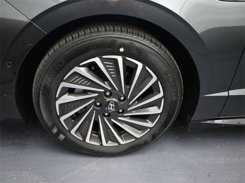 New 2026 Hyundai Sonata Limited image 22