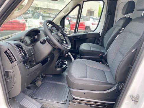 New 2025 RAM ProMaster 2500 image 5