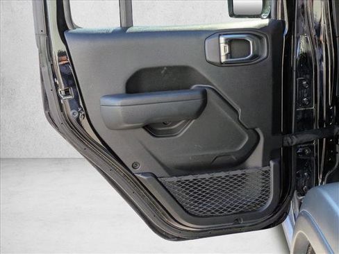 Used 2023 Jeep Wrangler Unlimited Rubicon 4xe image 12