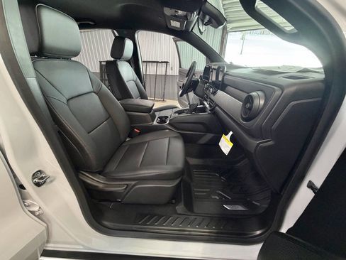 Used 2026 Chevrolet Colorado Trail Boss image 39