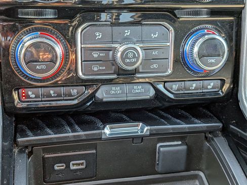 Used 2023 GMC Yukon XL Denali image 25