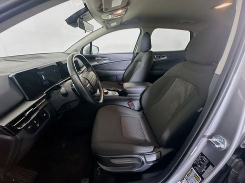 Used 2026 Kia Sportage LX FWD image 13