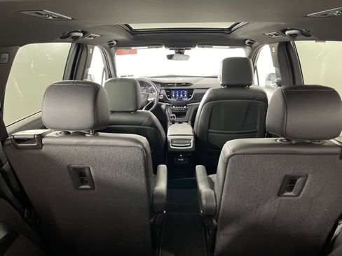 Used 2025 Cadillac XT6 Premium Luxury image 17