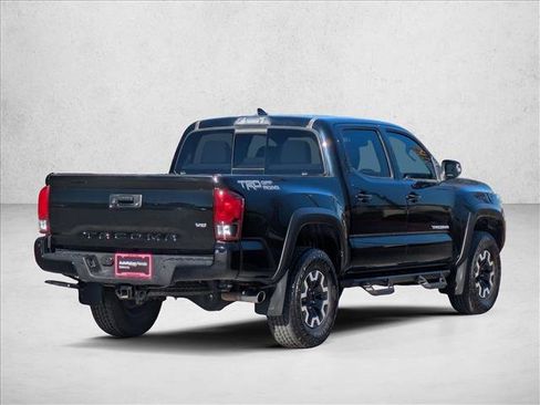 Used 2019 Toyota Tacoma TRD Off-Road image 5