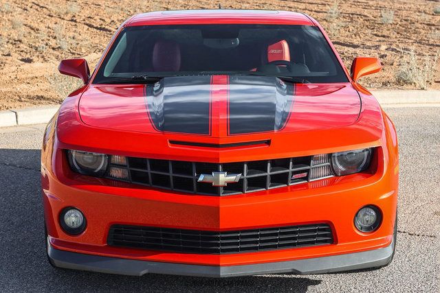 Used 2010 Chevrolet Camaro SS RWD image 13