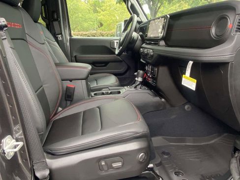 New 2025 Jeep Gladiator Rubicon image 30