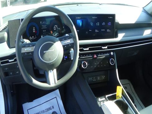 Used 2025 Hyundai Sonata SEL FWD image 11