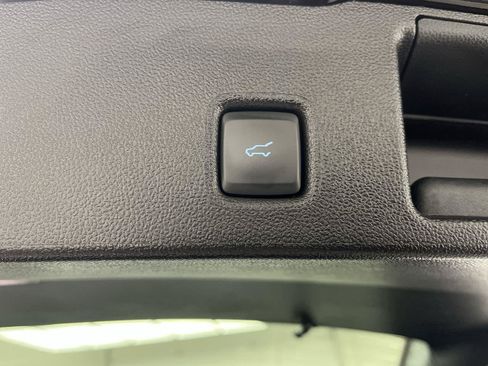 Certified 2025 Ford Escape Platinum w/ Premium Technology Package AWD/4WD image 32