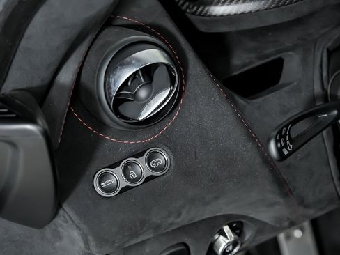 Used 2018 McLaren 720S Performance RWD image 25