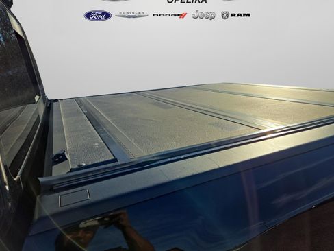 Used 2021 Nissan Titan SV w/ SV Convenience Package image 31