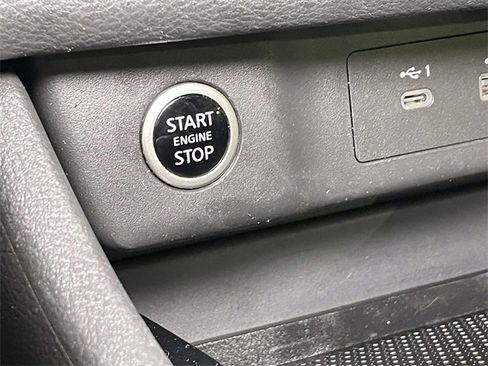 Used 2021 Nissan Rogue SV w/ Premium Package image 32