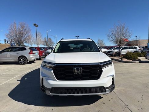 Certified 2024 Honda Pilot Elite image 2