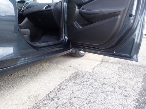 Used 2017 Chevrolet Cruze LT w/ Convenience Package image 25