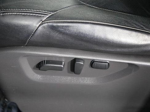 Used 2023 Nissan Armada SL w/ Captain's Chairs Package image 23